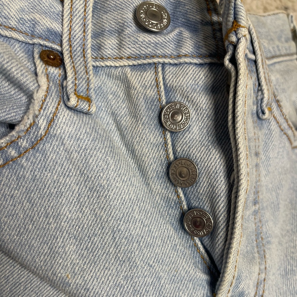 Levi Light Blue Distressed Jeans size 24 - Picture 7 of 7